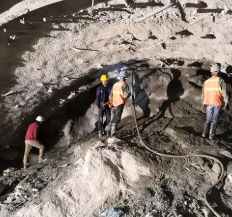 遂昌拱顶带模注浆料的施工流程及注意事项